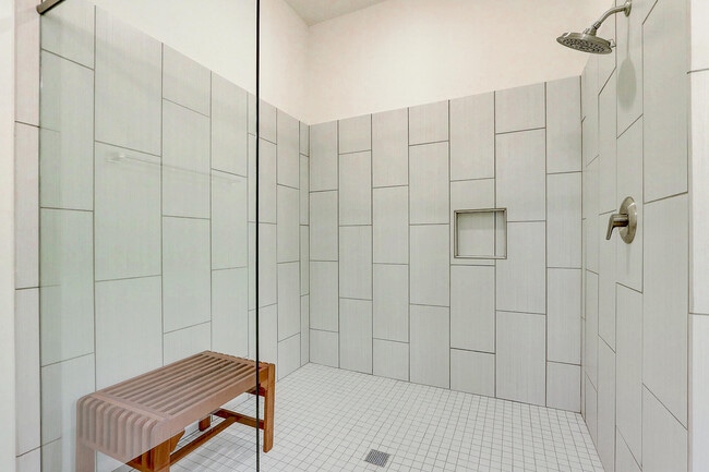 Building Photo - 226 N Water St