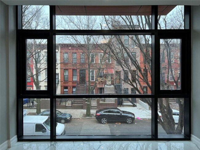 Building Photo - 163 MacDougal St