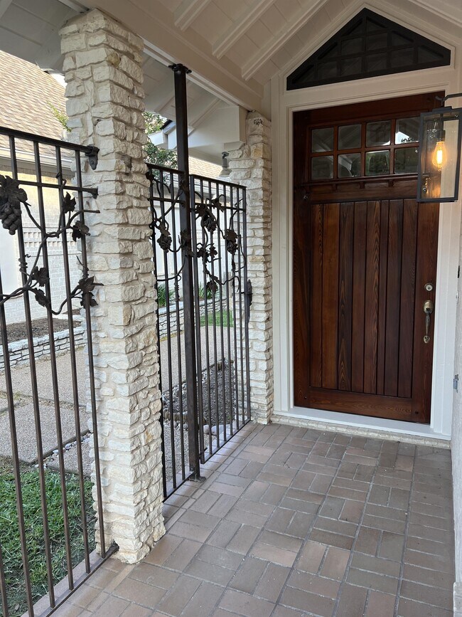 Building Photo - 4908 Spearman Dr