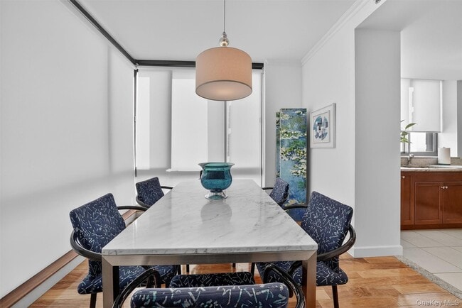 Building Photo - 10 City Pl