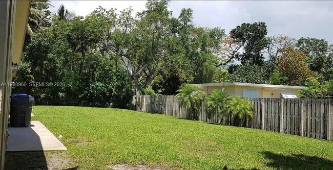 Building Photo - 2511 Hayes St