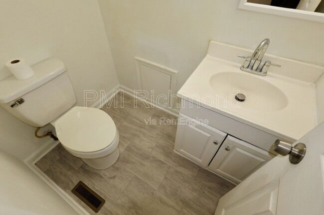 Building Photo - 2728 Grantwood Rd