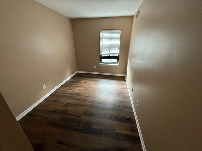 Building Photo - 2257 Castle Rock Square