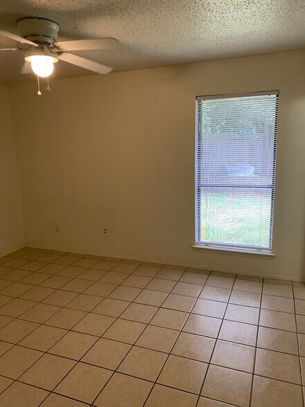 Bedroom - 2027 Castle Gate Cir