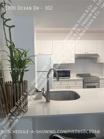 Building Photo - 1390 Ocean Dr
