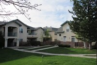 Building Photo - AMAZING LOCATION 2B/2B + Office on Main Fl...