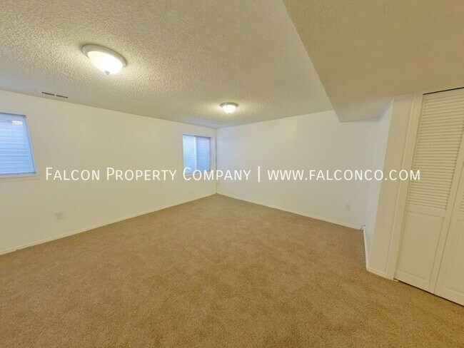 Building Photo - 1217 Firefly Cir