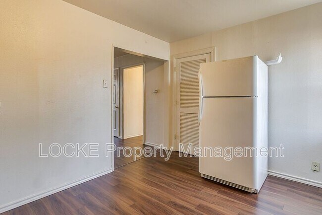Building Photo - 3421 S University Dr