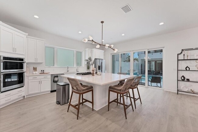 Building Photo - 6028 Red Mangrove Ln