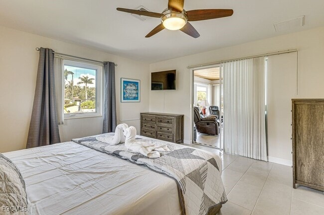 Building Photo - 15340 River by Rd