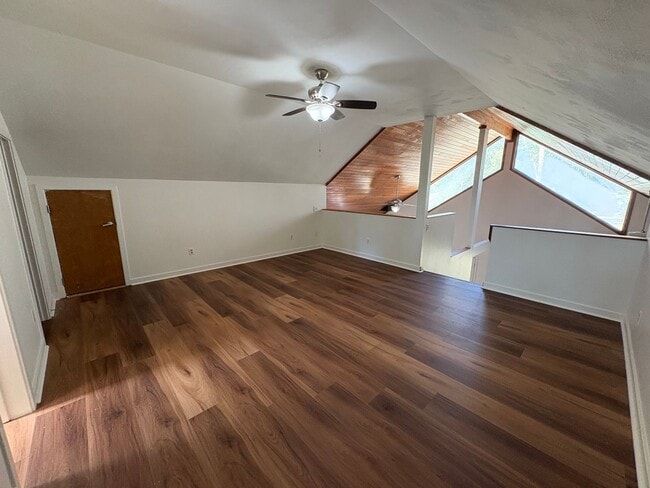 Building Photo - One-of-a-kind Home on 2.2 Acres – $1,700/m...