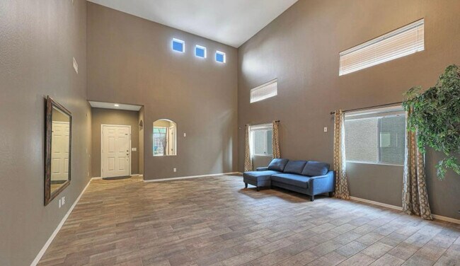 Building Photo - 23865 W Huntington Dr