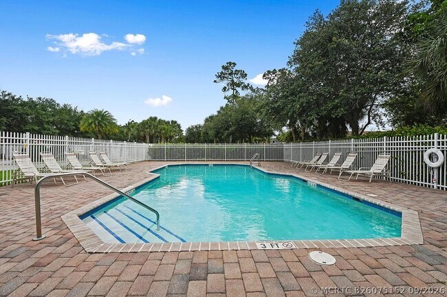 Building Photo - 4528 Thornwood Cir