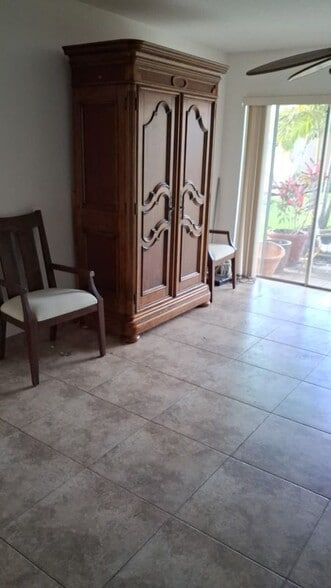 Building Photo - 2381 Papaya Dr