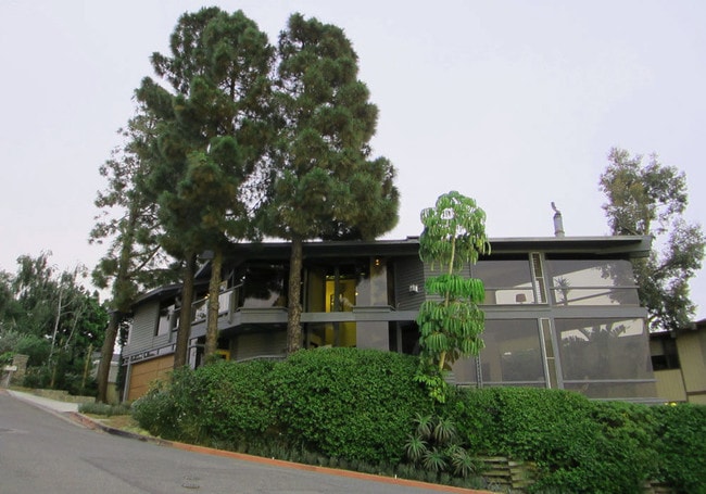 Building Photo - 785 Alta Vista Way