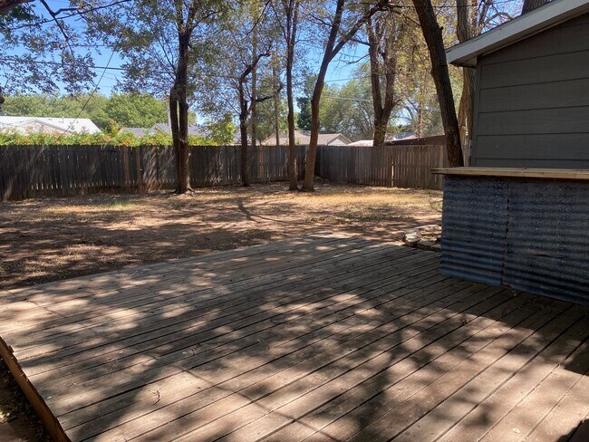 Building Photo - Pre-Leasing 3 bed 2 bath Move In Ready! Close to Texas Tech!!