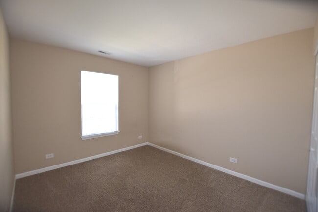 Building Photo - 2382 Claremont Ln