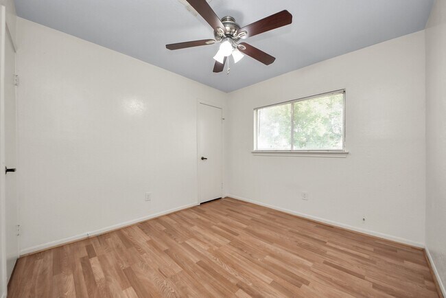 Building Photo - 15614 Barbarossa Dr