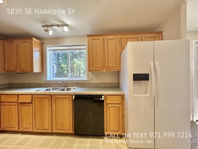 Building Photo - 5835 SE Harrison St