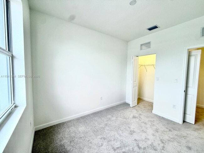 Building Photo - 234 SE 10th St