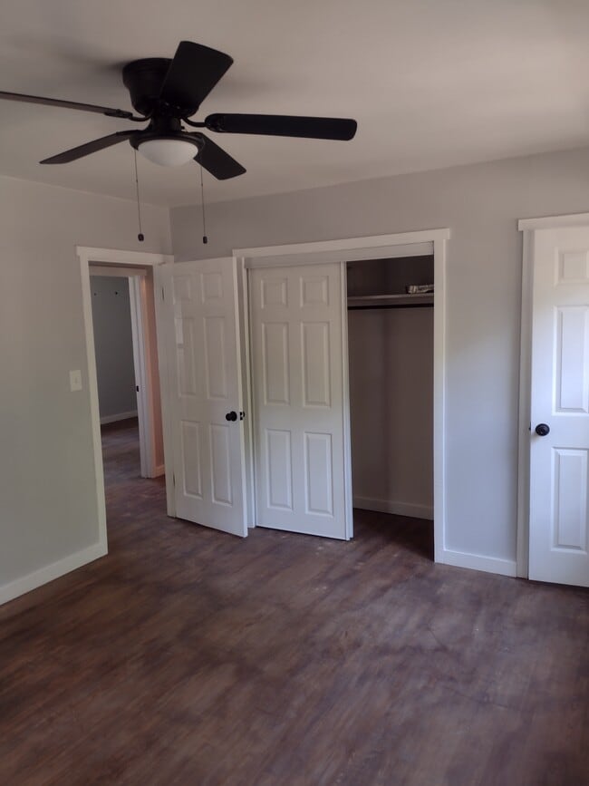 Building Photo - 2525 Deerfield Dr