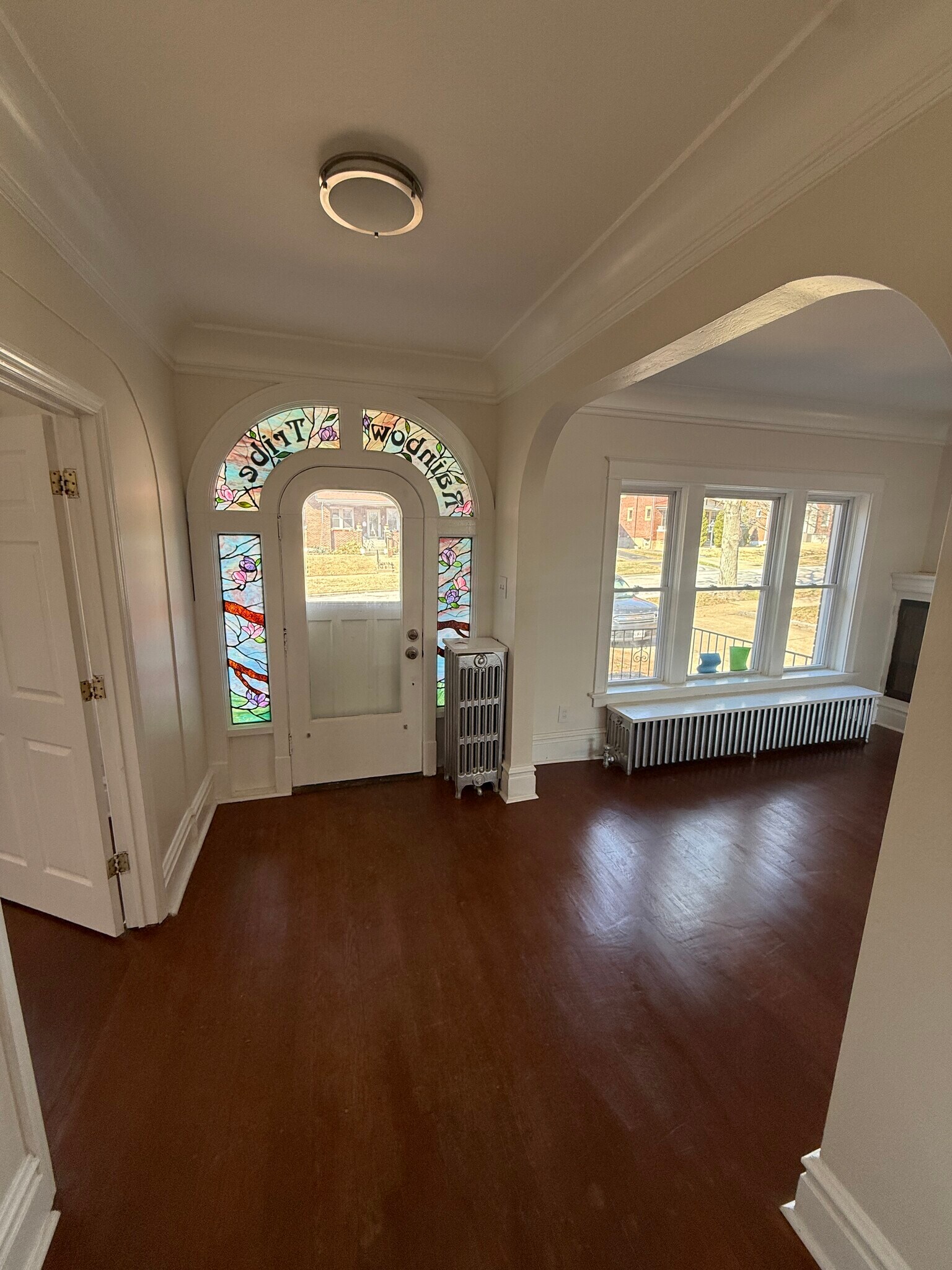 inside of front door - 3068 Bellerive Dr