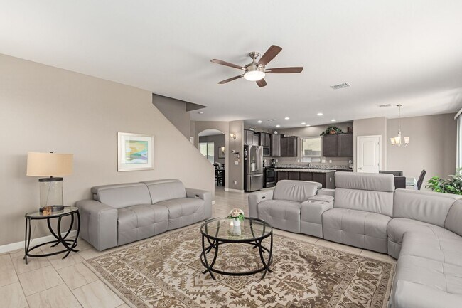 Building Photo - STUNNING 2 story home in Mesa! Plenty of s...
