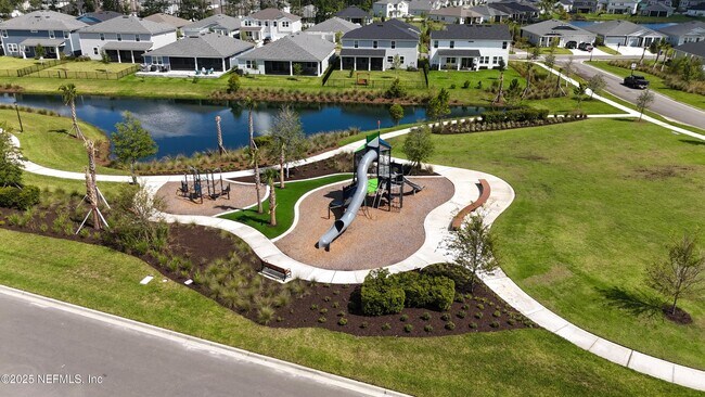 Building Photo - 308 Spruce Hl Pt