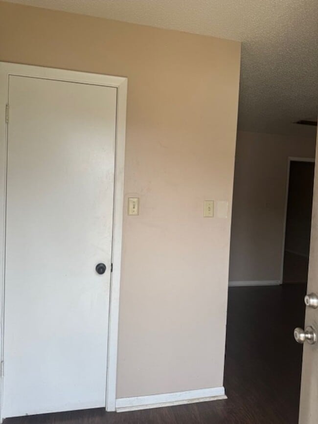 Building Photo - 4108 Bill Owens Pkwy