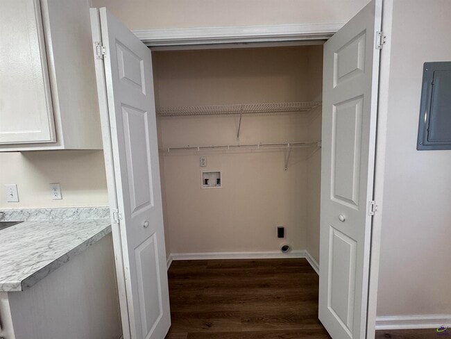 Building Photo - 242 Katelyn Cir