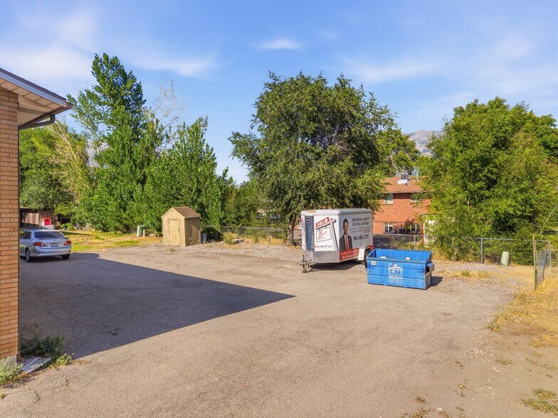 Building Photo - 1069 S 80 E