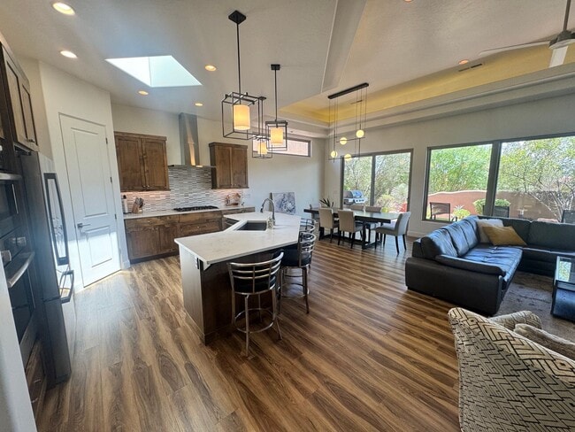 Building Photo - Furnished Entrada Home