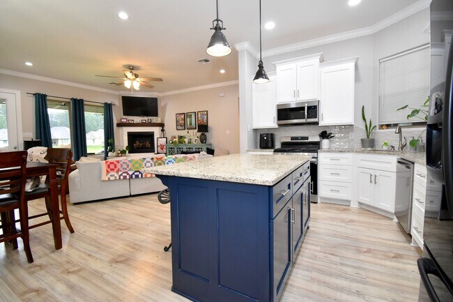 Building Photo - 4 Bed, 2 Bath Home in Ruston!