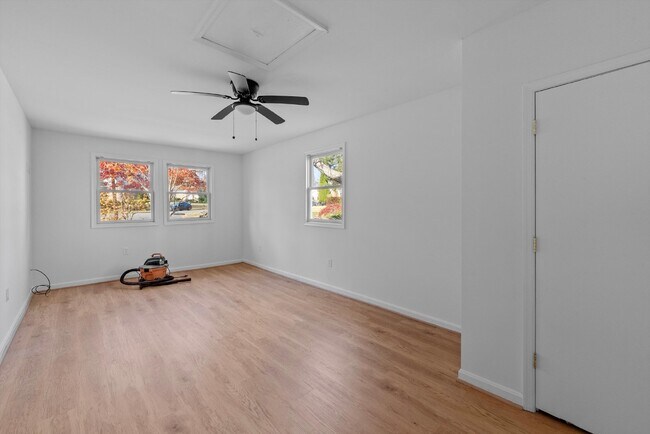 Building Photo - Welcome to this fantastic Colonial home, nestled in a quiet cul-de-sac and featuring an optional ...