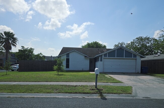Primary Photo - 3149 Crest Colony Ln