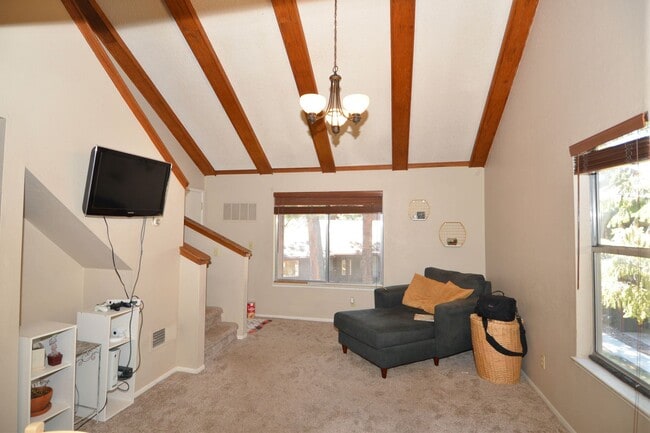 Building Photo - University Meadows Condo For Rent
