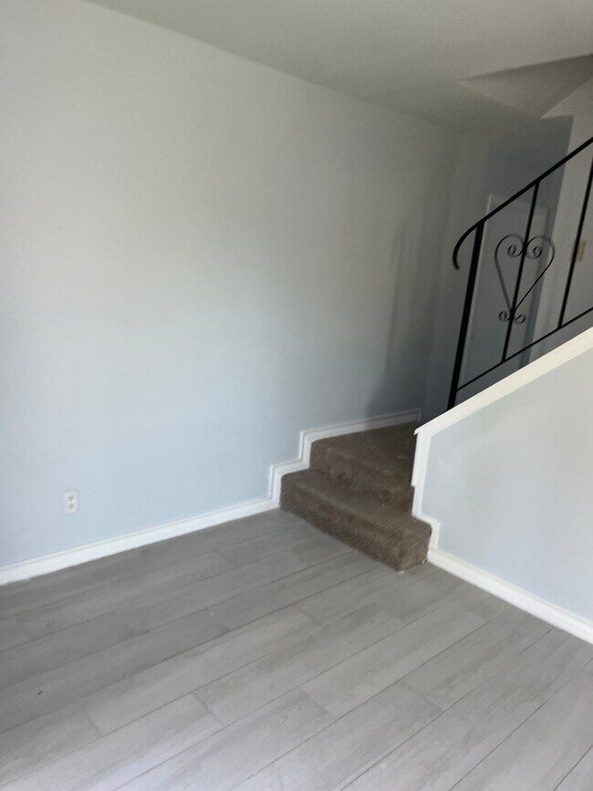 Building Photo - 54 Woodmere Ct