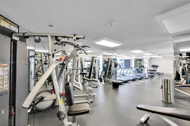 Building Photo - 3530 Mystic Pointe Dr