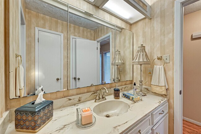 Building Photo - 3631 Glenpine Dr