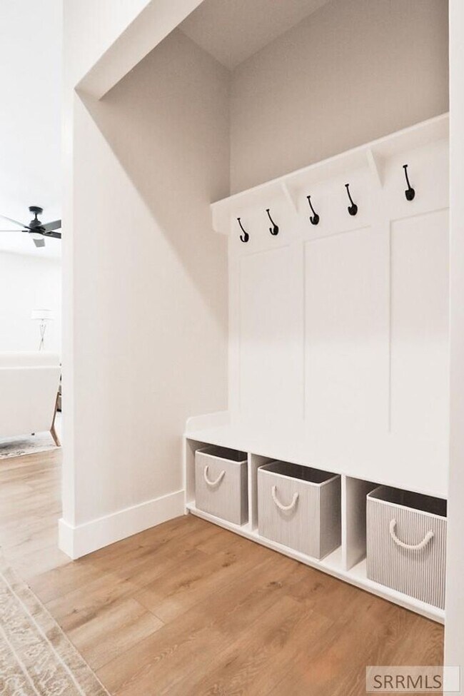 Building Photo - COMPLETELY FURNISHED HOME FOR RENT IN SUGA...