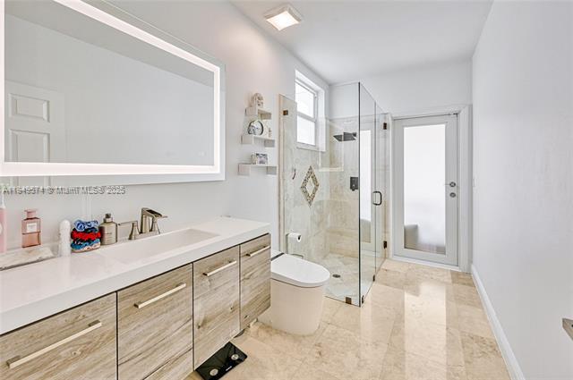 Building Photo - 1500 SW 171st Ter