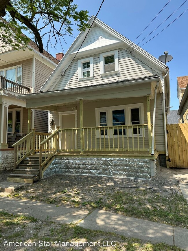 Primary Photo - 5 br, 2 bath House - 212 Grote St - 1
