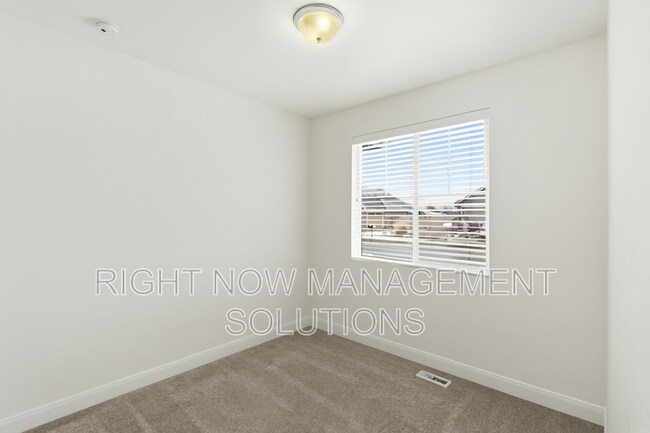 Building Photo - 6376 E Payson Dr