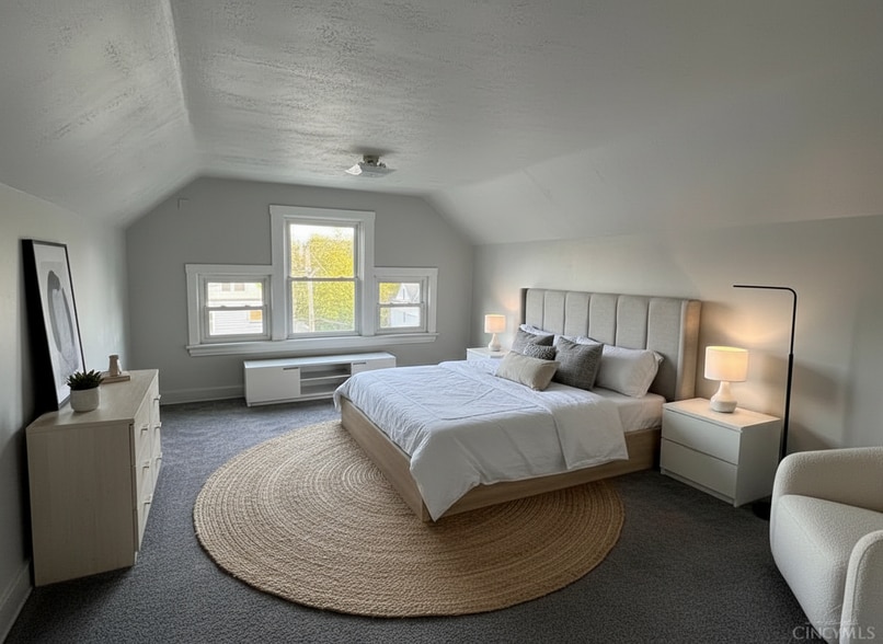 3rd floor bedroom - 2025 Burnet Ave