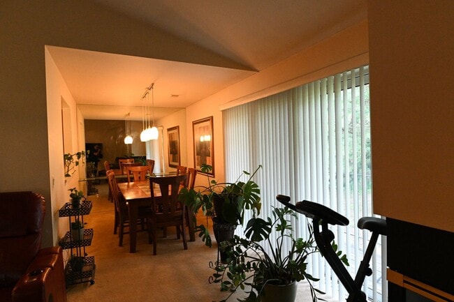 Building Photo - 27420 Evergreen Rd