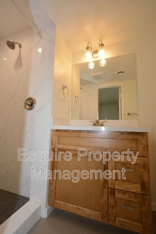 Building Photo - 283 Calle Higuera
