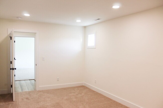 Building Photo - Brand New 3 Bedroom Home with Maintenance Free Living