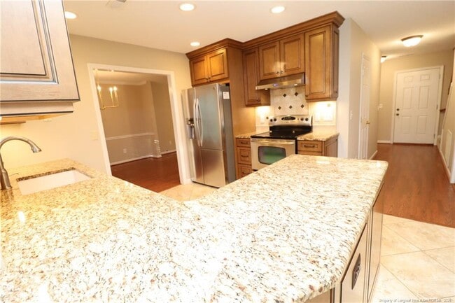 Building Photo - 211 Amberglow Pl