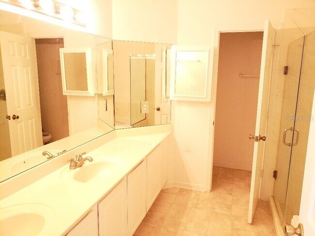 Building Photo - 1125 Lascala Dr