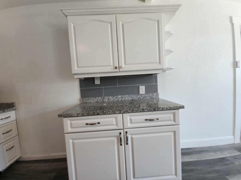 Building Photo - 3107 37th Ave W